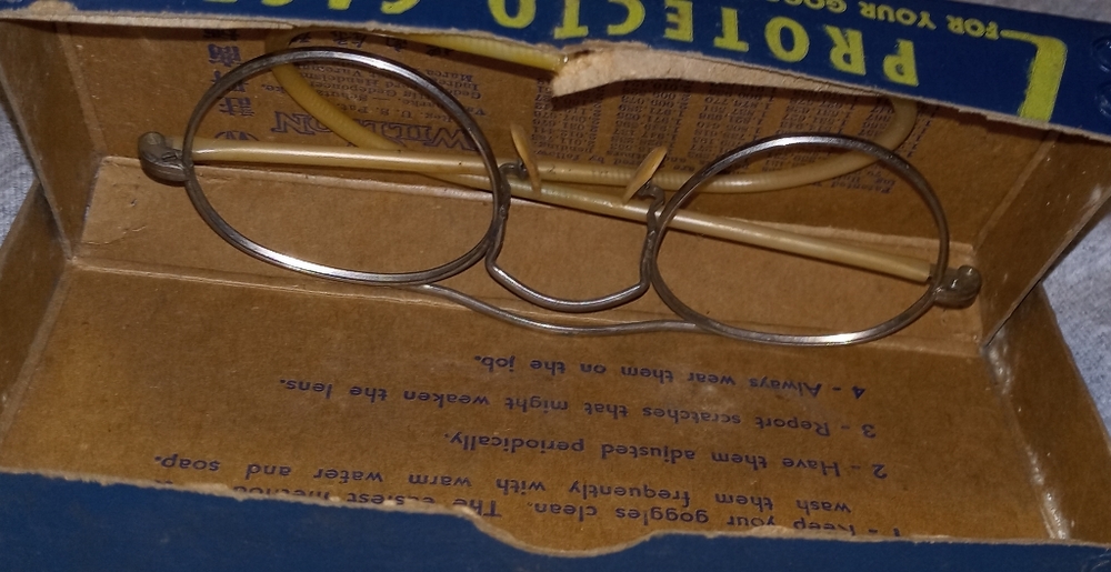 Steampunk vintage Wilson A-42 Frame Bridge 24 mm. Safety Spectacles Original box